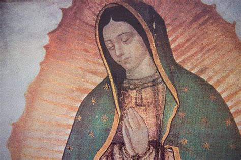  The Virgin of Guadalupe?  A Glimpse into Divine Majesty and Exquisite Detail